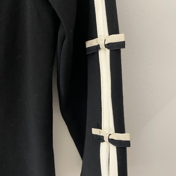 Black Professional Dress with Ribbon sleeves - Picture 3 of 4